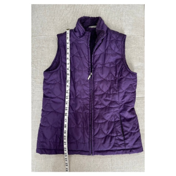 Jane Ashley Purple Quilted Zip Front Vest. Size PM - Picture 5 of 5